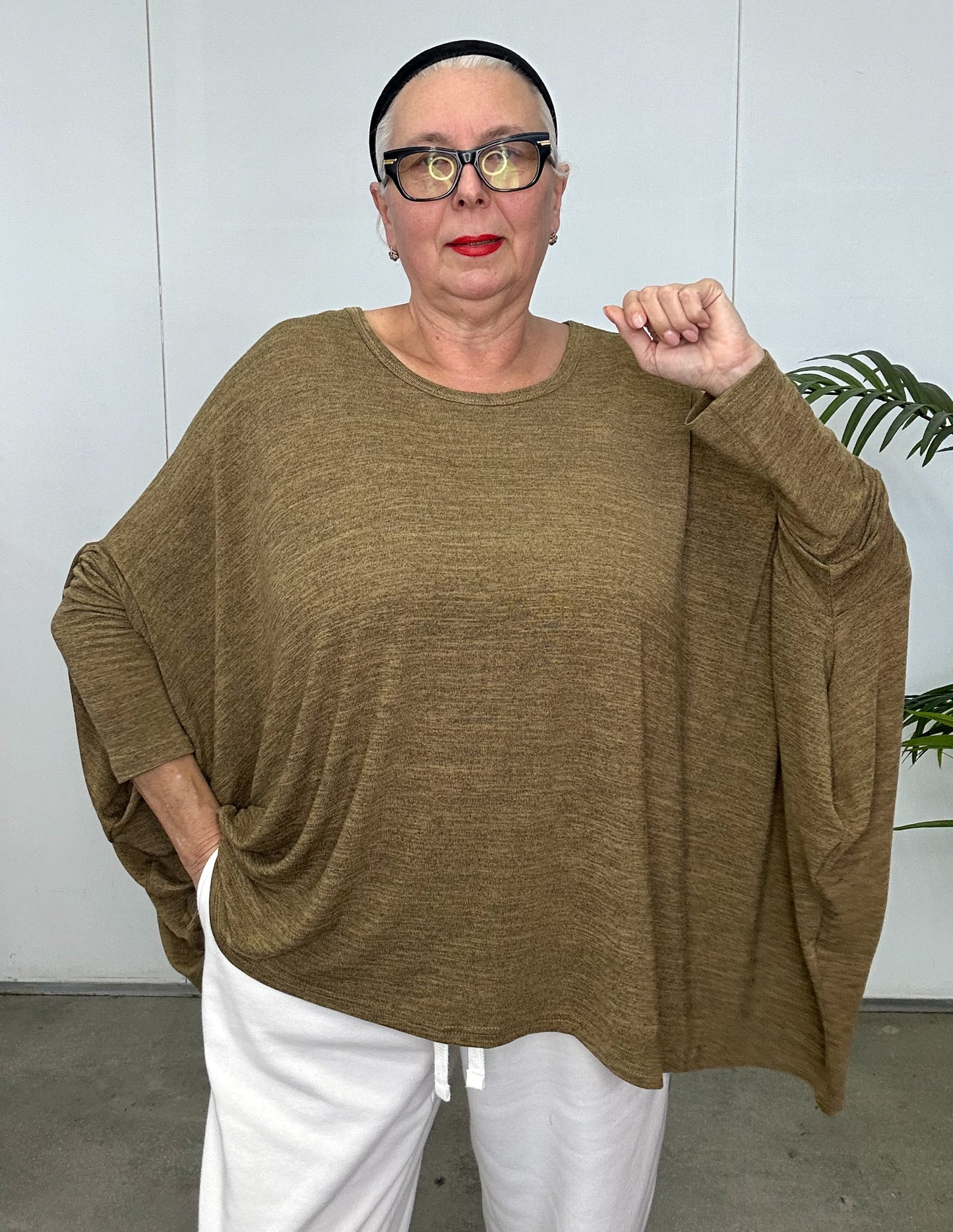 ONE NINE BATWING TOP